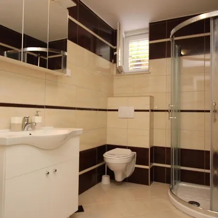 Apartman Gemuetliche In Mit Gemeinsamem Pool Und Grill *