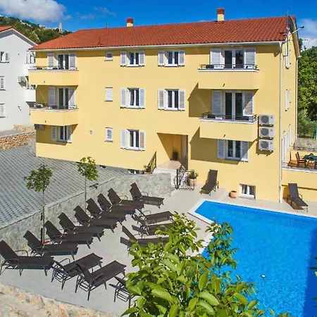 Apartment Gemuetliche In Mit Gemeinsamem Pool Und Grill Baska (Krk)